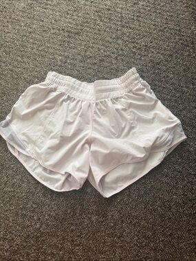 Strawberry milk Lululemon hottie hot 4 inch size 6